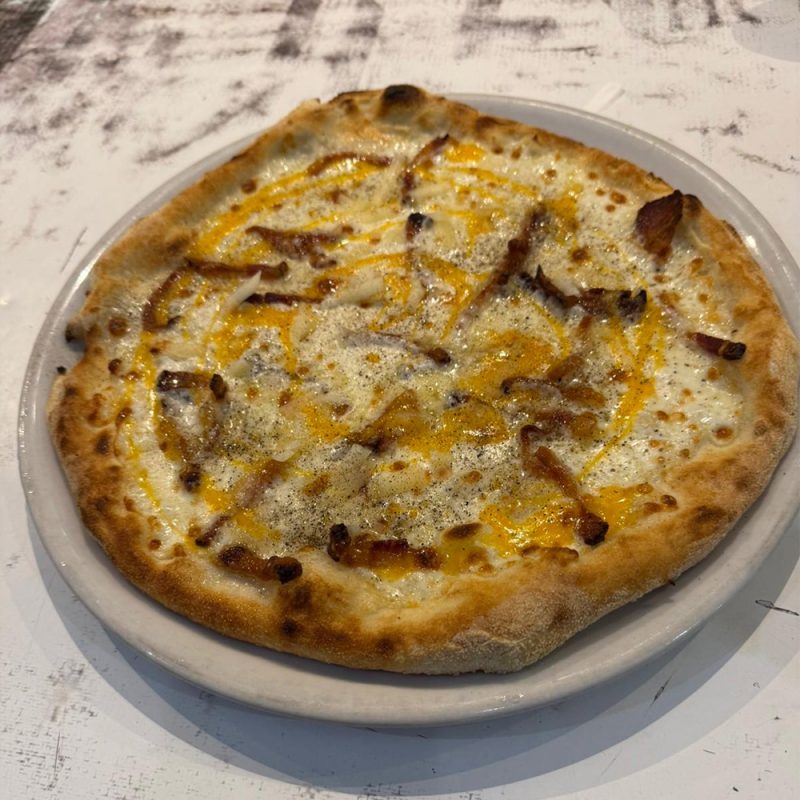 Pizza carbonara