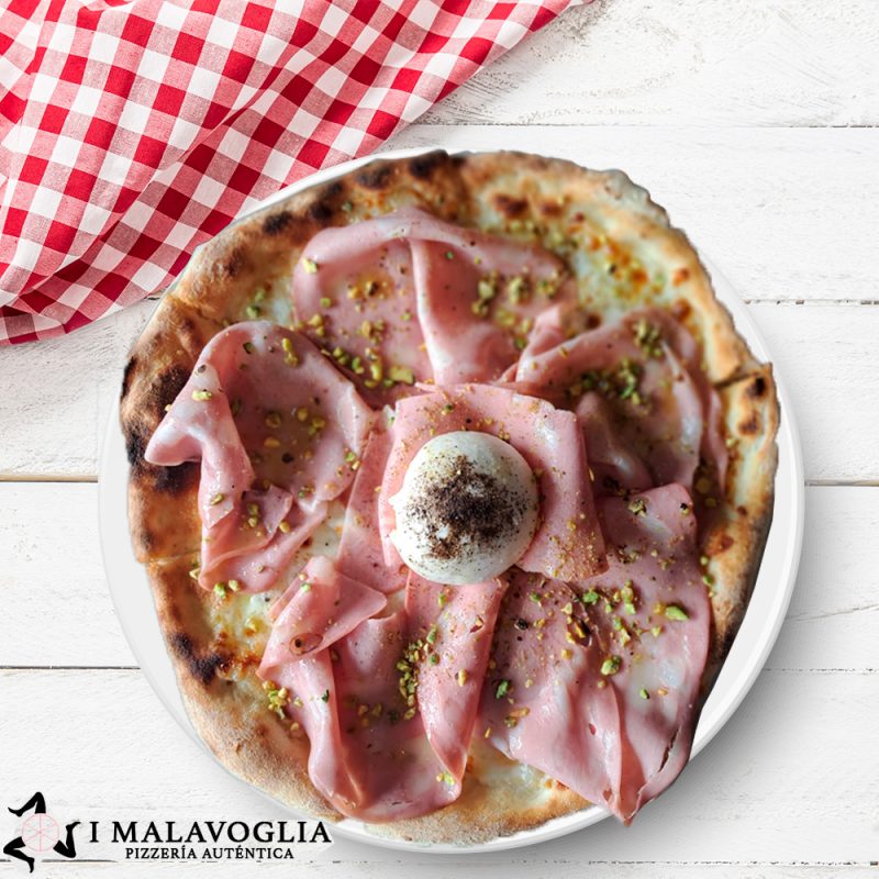 Pizza mortadela y burrata